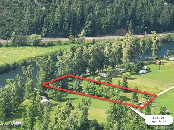 899 W Riverside Dr, Saint Maries, ID 83861