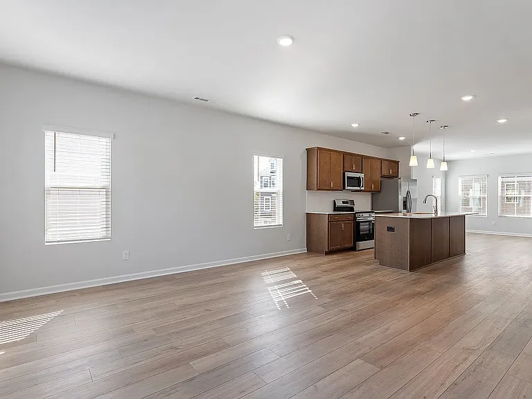 324 Chesapeake Commons St — Photo 5