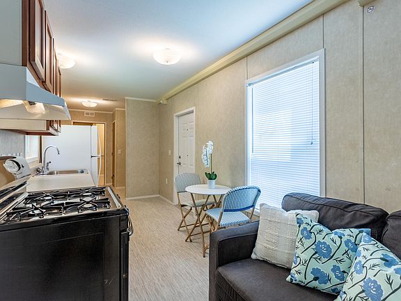 3rd image of 2200 Jewell Lane