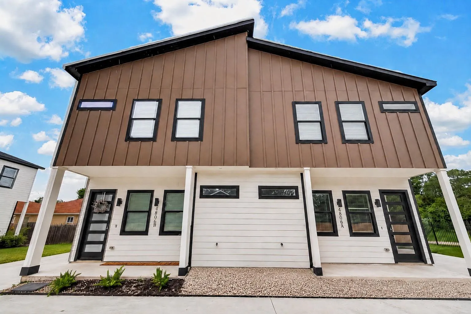 3 bed, 2.5 bath, 1300 sqft, $2,000 — Photo 1