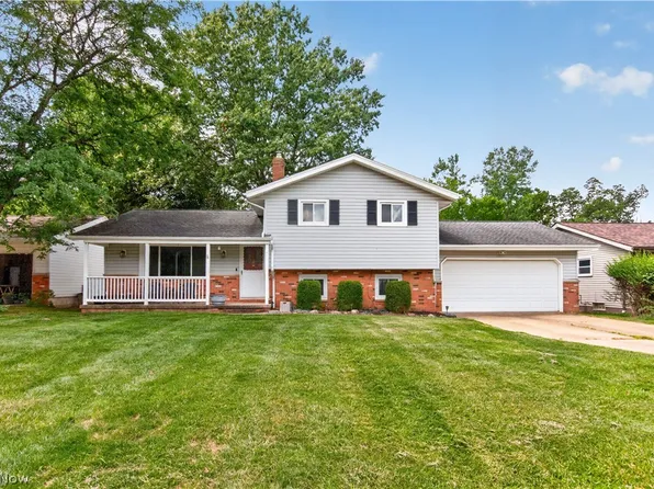 1124 Blueberry Hill Dr, Brunswick, OH 44212