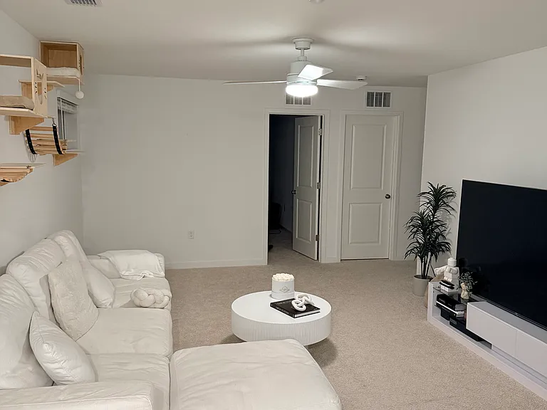 Aura Way — Photo 9