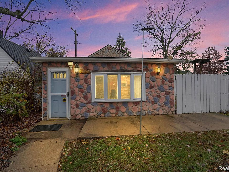 1st image of 35139 Florence St