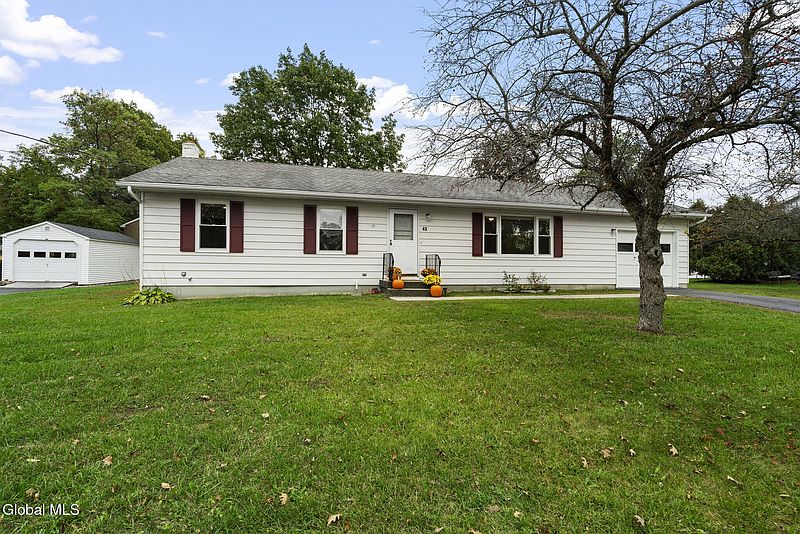 4th image of 43 Russell Drive