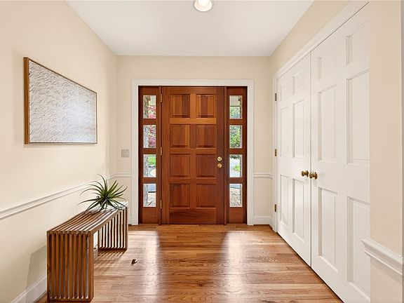 4th image of 4 Malm Ln
