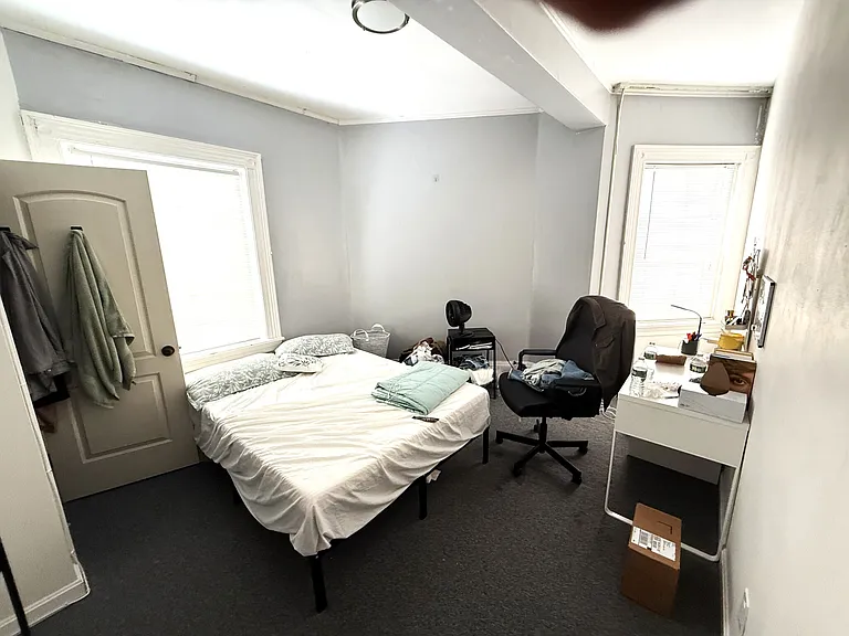 923-925 Beacon St #3A — Photo 4