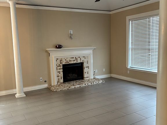 4th image of 2928 Julie Ann Dr #1