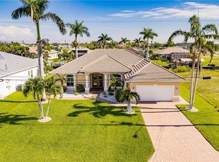 925 SW 40th Ter, Cape Coral, FL 33914