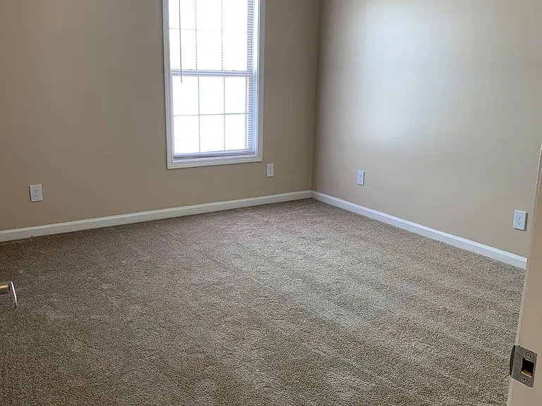 Fox Brook Apartments — Photo 18