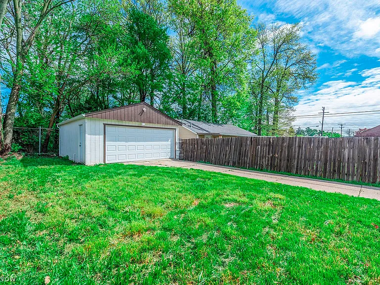 14016 Lakota Ave — Photo 42
