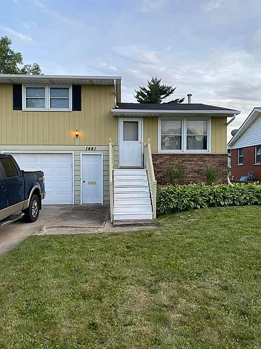 1441 Division St Photo 1