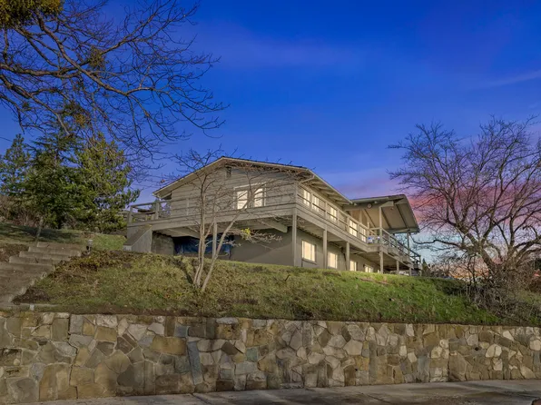 4850 Aerial Heights Dr, Medford, OR 97504