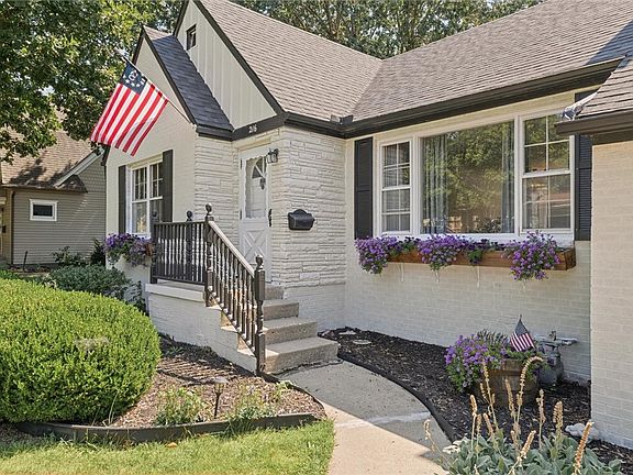 5th image of 216 Cedar Ave