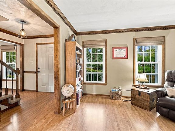 5th image of 512 Hatteras Cres