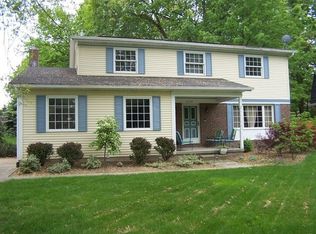 2154 White Oak Dr, Stow, OH 44224