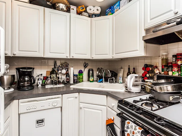 2840 N Southport Ave #COACH HOUSE — Photo 6