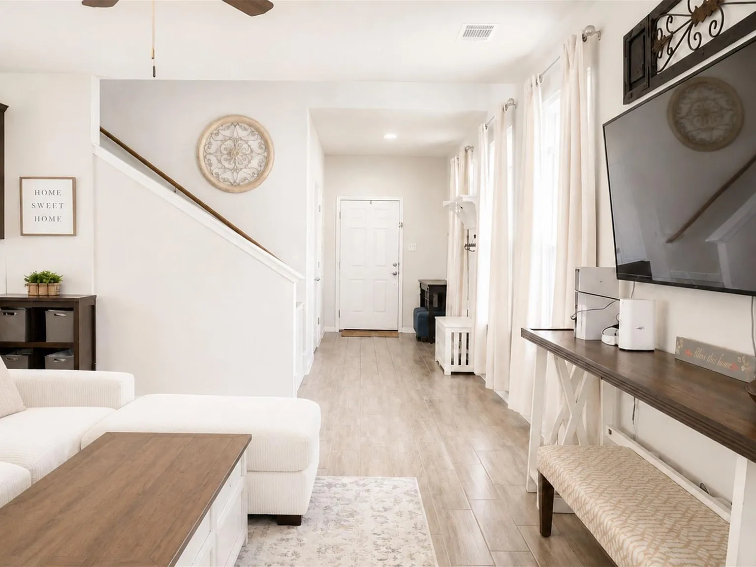 3 bed, 2.5 bath, 2039 sqft, $1,850 — Photo 4