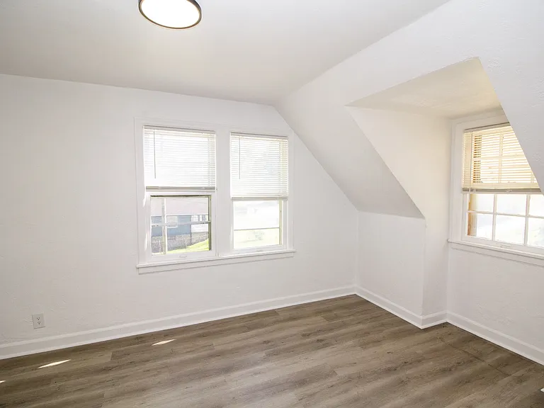4443 Indiana Ave — Photo 3