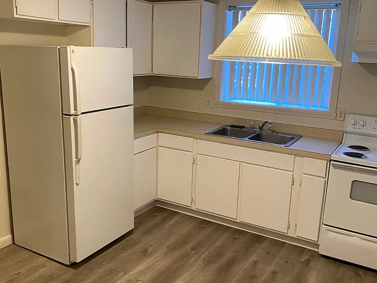 34 Pleasant St #B — Photo 2