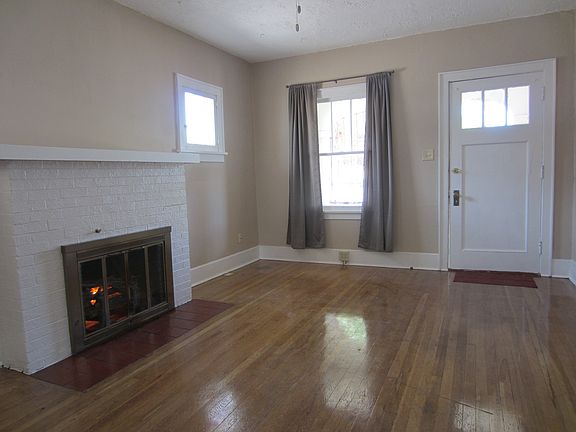 3rd image of 217 Vassar Dr SE