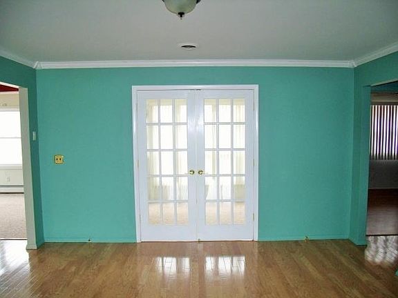4th image of 61 Millbrook Dr