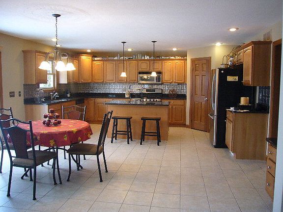 2nd image of 3550 Oakstone Dr