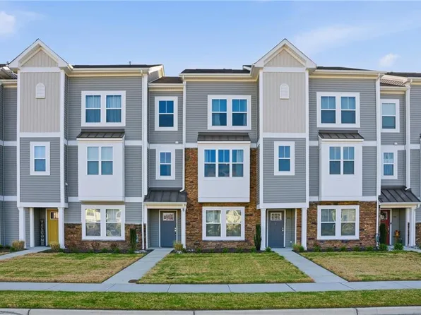 2003 Laycock Ln #103, Suffolk, VA 23435