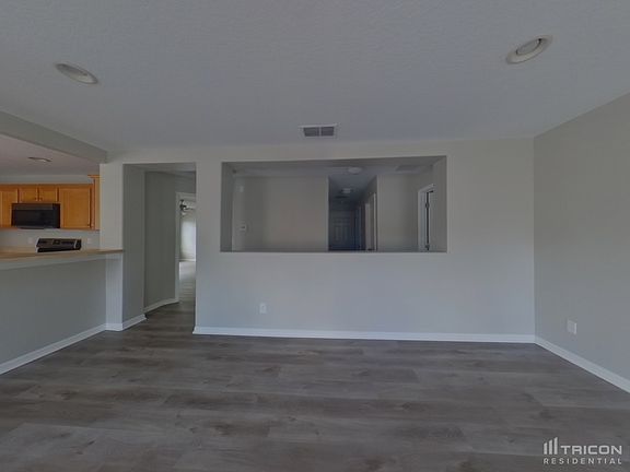 3rd image of 1498 Pier St