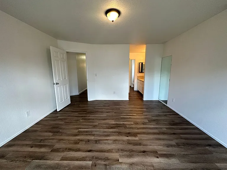 581 Ledwith Ct — Photo 15