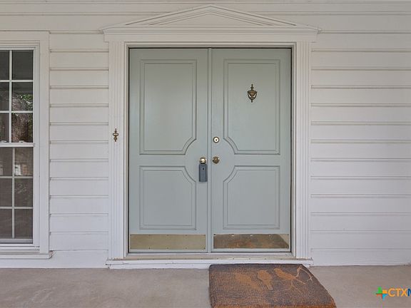 4th image of 207 Live Oak Dr