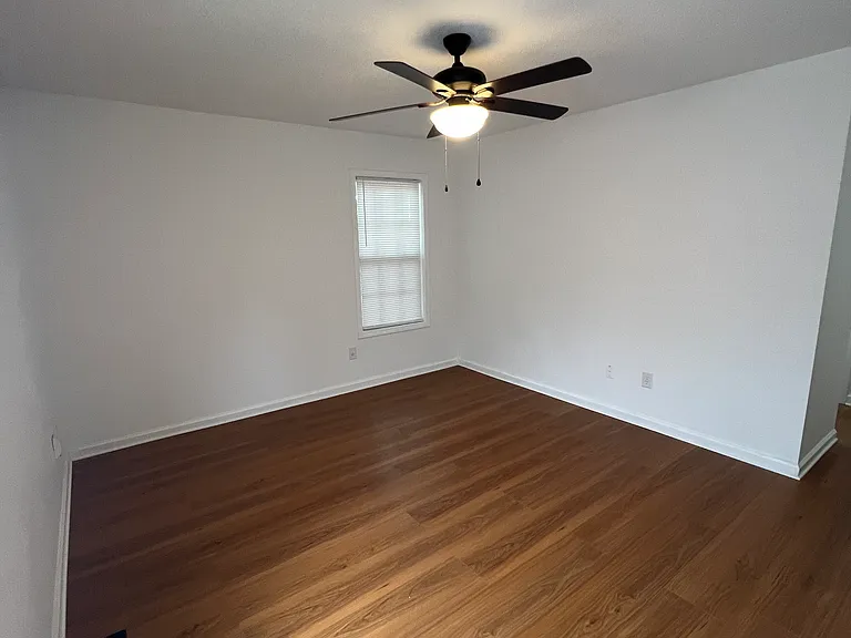 114 Webbs Mill Dr — Photo 11