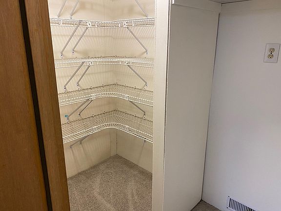 Spacious walk-in Pantry