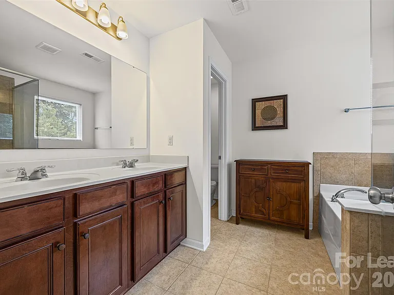 409 Elizabeth Valley Ln — Photo 22