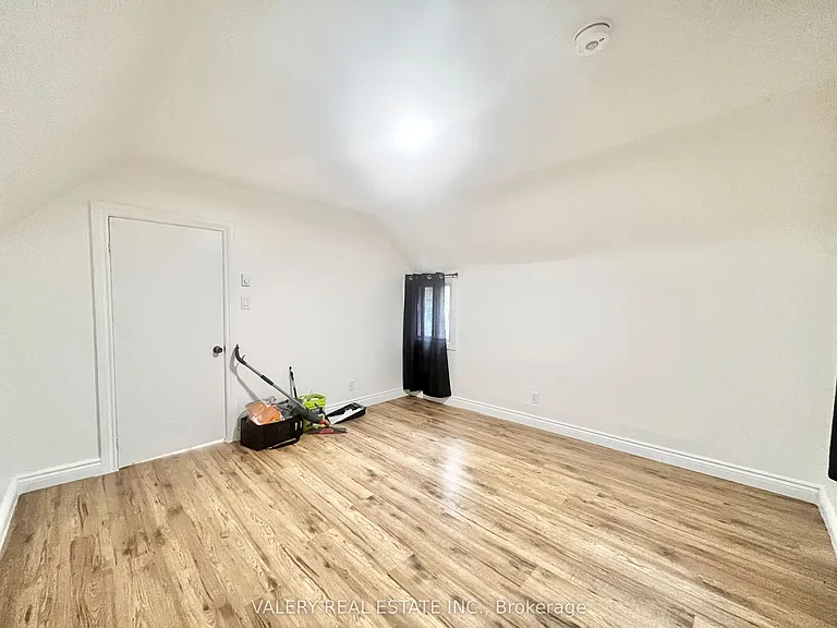 67 Queen Mary St #B — Photo 11