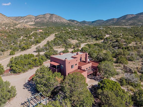 3rd image of 658 Laborcita Canyon Rd