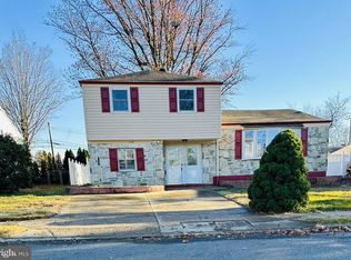 9709 Lochwood Rd, Philadelphia, PA 19115