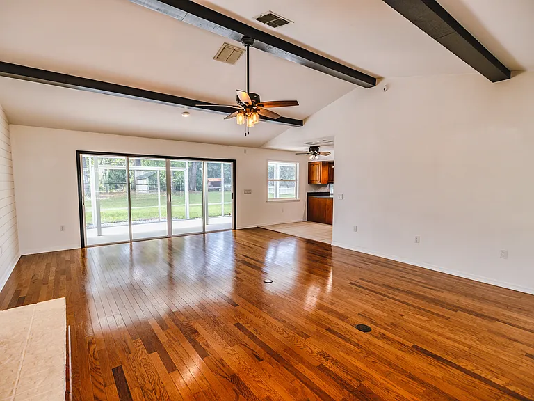 2119 Shady Oaks Dr — Photo 4