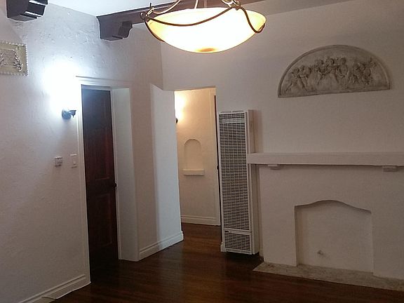 5th image of 6111 Romaine St