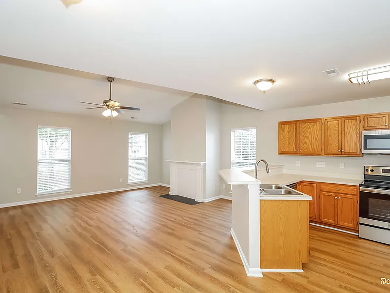 7314 Mapleridge Dr — Photo 6
