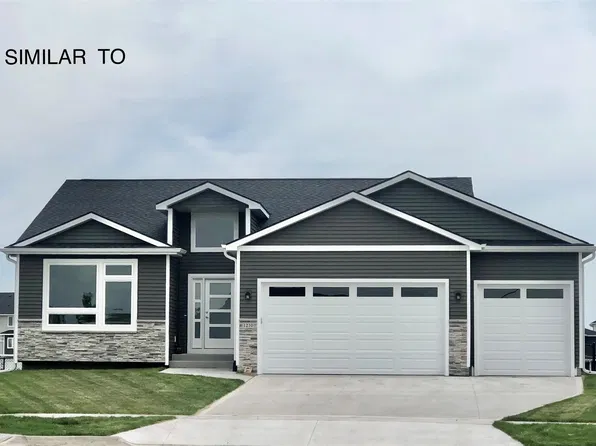 1345 NW Yorktown Dr, Waukee, IA 50263