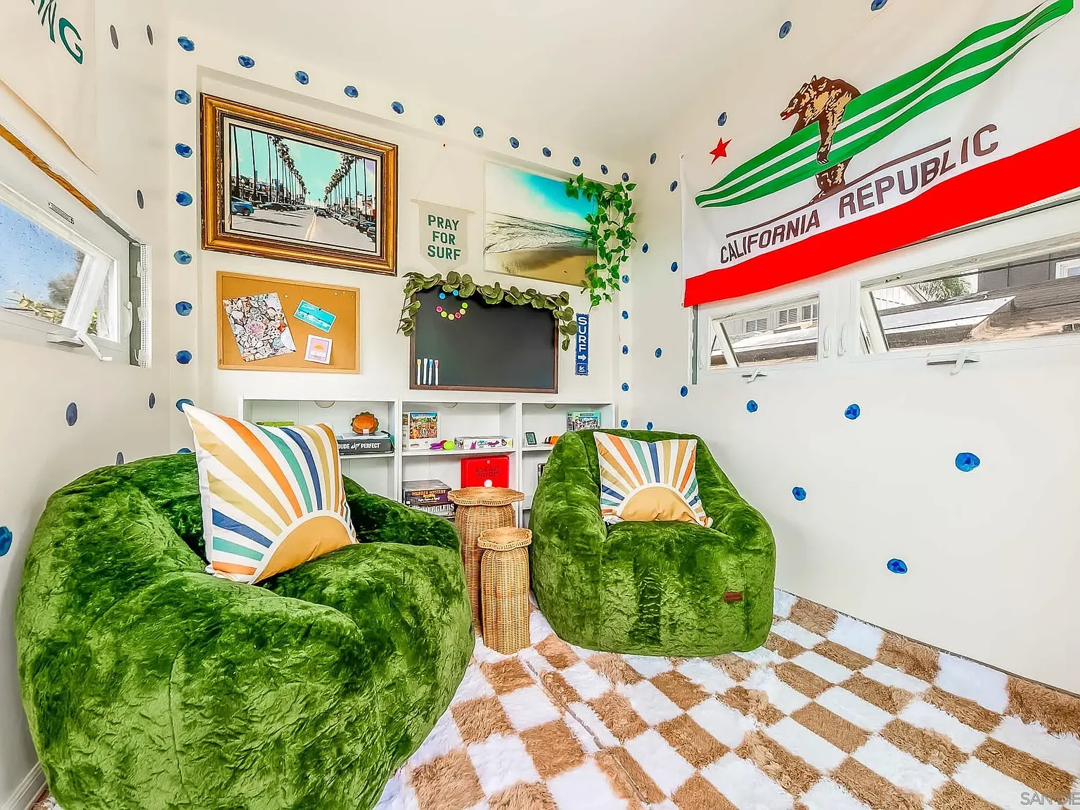 3 bed, 1.0 bath, 918 sqft, $8,000 — Photo 4
