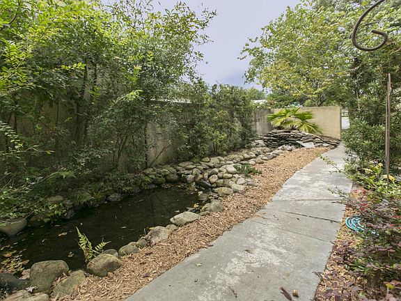 3rd image of 5526 Mariners Cove Dr