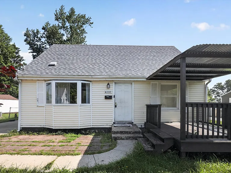 4507 Silver Ln — Photo 3
