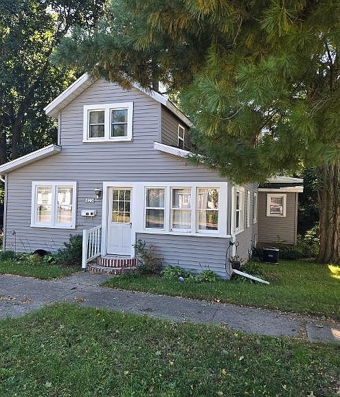 1st image of 629 W Maple St