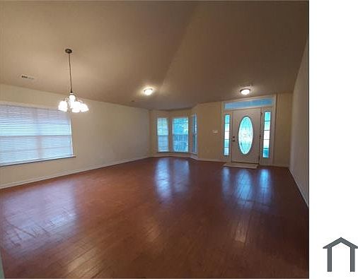 3rd image of 160 Alderwood Dr