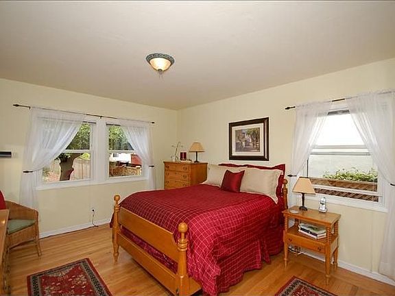 4th image of 7412 Sunkist Dr