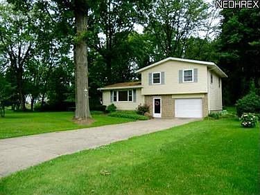 1st image of 745 E Paige Ave