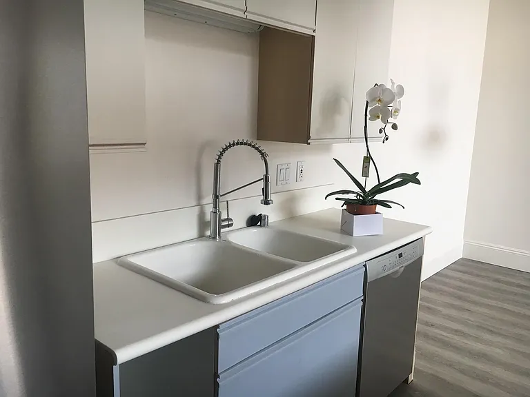 655 India St #405 — Photo 4