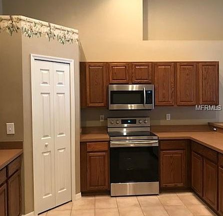 3rd image of 1105 Canopy Oaks Dr