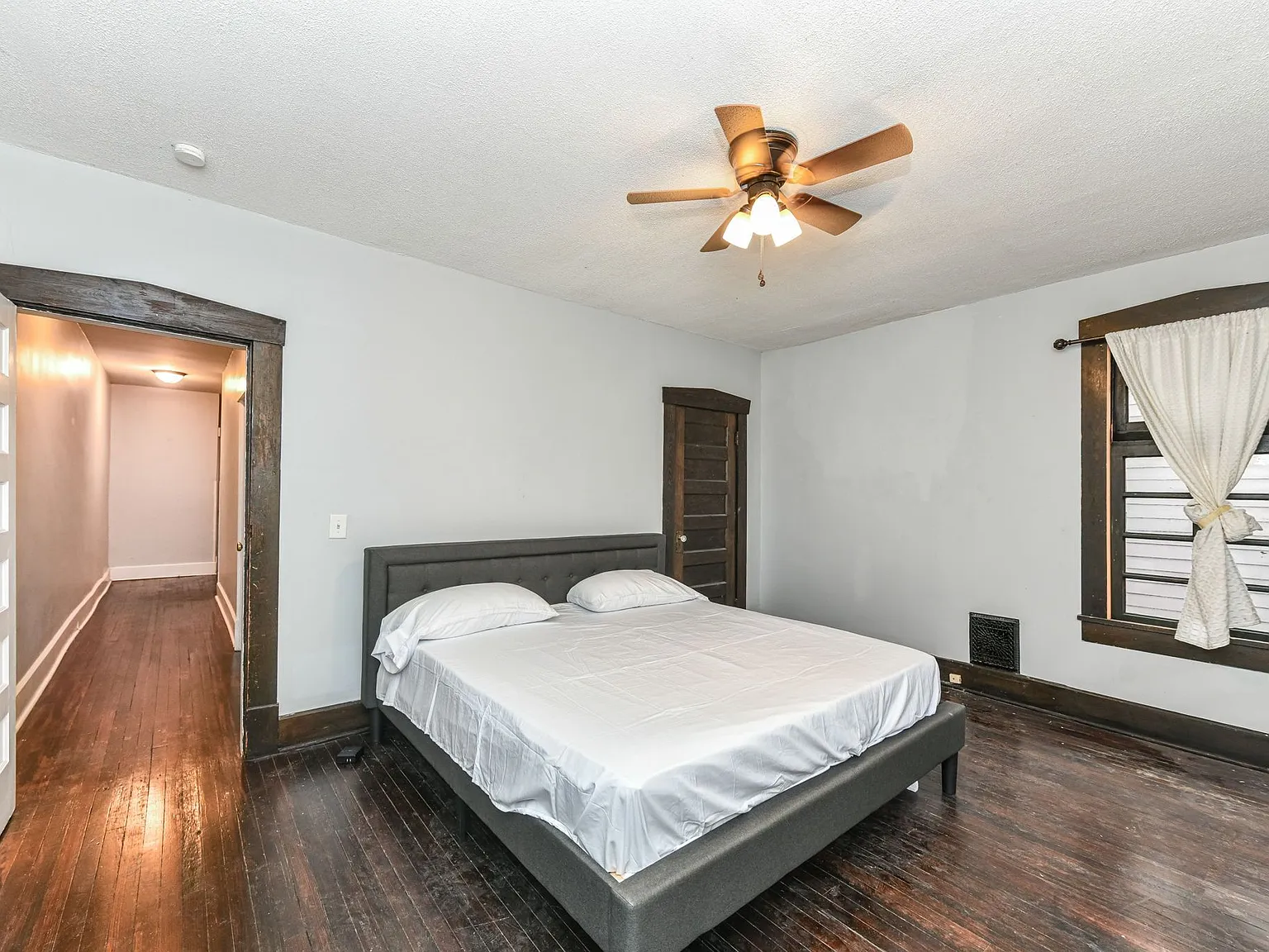 3 bed, 2.0 bath, 1656 sqft, $2,000 — Photo 4